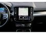 Volvo XC40 2.0 B4 Plus Dark | Trekhaak | Harman Kardon Audio | Achteruitrijcamera | Parkeersensoren | Keyless Entry | Elektrische Achterklep | Elektrisch Verstelbare Voorstoelen | Stoelverwarming | Google Navigatie | Apple Carplay | Android Auto | Lichtmetalen Velgen 18 inch