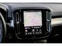 Volvo XC40 2.0 B4 Plus Dark | Trekhaak | Harman Kardon Audio | Achteruitrijcamera | Parkeersensoren | Keyless Entry | Elektrische Achterklep | Elektrisch Verstelbare Voorstoelen | Stoelverwarming | Google Navigatie | Apple Carplay | Android Auto | Lichtmetalen Velgen 18 inch