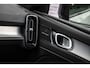 Volvo XC40 2.0 B4 Plus Black Edition