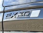Volvo EX30 P5 Long Range Plus Black Edition Europa 69 kWh | Google Services | Adaptieve Cruise Control | BLIS | Harman Kardon Audio | Elektr. verstelbare voorstoelen | Stoelverwarming | Verwarmd stuurwiel | Warmtepomp | 20" lichtmetalen velgen |