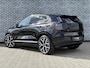 Volvo EX30 P5 Long Range Plus Black Edition Europa 69 kWh | Google Services | Adaptieve Cruise Control | BLIS | Harman Kardon Audio | Elektr. verstelbare voorstoelen | Stoelverwarming | Verwarmd stuurwiel | Warmtepomp | 20" lichtmetalen velgen |