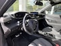 Peugeot e-2008 EV GT Avantage 50 kWh | 360gr camera | Dodehoek detectie | Adaptieve Cruise | Navigatie | Full LED | Two Tone