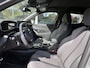 Peugeot e-2008 EV GT Avantage 50 kWh | 360gr camera | Dodehoek detectie | Adaptieve Cruise | Navigatie | Full LED | Two Tone
