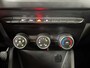 Dacia Duster 1.2 TCe Comfort Achteruitrijcamera - Airco - Navigatie - Trekhaak - Cruise control - Dakrails - Radio - Mistlampen voor - Start/stop systeem - Led verlichting - Elektrische ramen - Stuur multifunctioneel - Centrale vergrendeling met afstandsbediening - Bluetooth