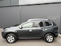 Dacia Duster 1.2 TCe Comfort Achteruitrijcamera - Airco - Navigatie - Trekhaak - Cruise control - Dakrails - Radio - Mistlampen voor - Start/stop systeem - Led verlichting - Elektrische ramen - Stuur multifunctioneel - Centrale vergrendeling met afstandsbediening - Bluetooth