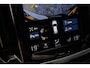 Volvo V60 2.0 T6 Recharge AWD R-Design , Panoramadak, Cruise control, Elektrisch verstelbare stoelen met geheugen,