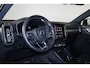 Volvo EC40 Performance Ultra Black Edition 82 kWh - Panoramadak - IntelliSafe Assist & Surround - 360º Camera - Harman/Kardon audio - Verwarmde voorstoelen, stuur & achterbank - Parkeersensoren voor & achter - Elektr. bedienb. voorstoelen met geheugen links - Draadloze tel. lader - Warmtepomp - 20' LMV