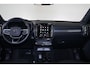 Volvo EC40 Performance Ultra Black Edition 82 kWh - Panoramadak - IntelliSafe Assist & Surround - 360º Camera - Harman/Kardon audio - Verwarmde voorstoelen, stuur & achterbank - Parkeersensoren voor & achter - Elektr. bedienb. voorstoelen met geheugen links - Draadloze tel. lader - Warmtepomp - 20' LMV