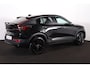 Volvo EC40 Performance Ultra Black Edition 82 kWh - Panoramadak - IntelliSafe Assist & Surround - 360º Camera - Harman/Kardon audio - Verwarmde voorstoelen, stuur & achterbank - Parkeersensoren voor & achter - Elektr. bedienb. voorstoelen met geheugen links - Draadloze tel. lader - Warmtepomp - 20' LMV