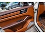 Porsche Cayenne Coupé 3.0 E-Hybrid | Burmester | Achterasbesturing | Cashmerebeige | Head up | Adaptieve cruise | Soft Close | 360