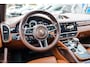 Porsche Cayenne Coupé 3.0 E-Hybrid | Burmester | Achterasbesturing | Cashmerebeige | Head up | Adaptieve cruise | Soft Close | 360
