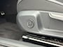 Volkswagen T-Roc 1.5 eTsi R-Line First Edition - Elek. Achterklep - IQ Lights - Camera - Clima - Stuur/Stoelverw.
