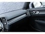 Volvo EX40 Extended Range Ultra Black Edition | Google | Longe Range | Harman Kardon Audio | Keyless | Schuif-/Kanteldak | Elek. Stoelen | 360 Camera | Getint Glas | Elek. Achterklep | 20" LM velgen