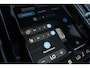 Volvo EX40 Extended Range Ultra Black Edition | Google | Longe Range | Harman Kardon Audio | Keyless | Schuif-/Kanteldak | Elek. Stoelen | 360 Camera | Getint Glas | Elek. Achterklep | 20" LM velgen
