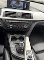 BMW 3-Serie 320i High Executive HUD SPORT STOELEN LEER NETTE AUTO NAP