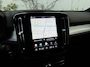 Volvo XC40 2.0 B4 Plus Dark | Trekhaak | Harman Kardon Audio | Achteruitrijcamera | Parkeersensoren | Keyless Entry | Elektrische Achterklep | Elektrisch Verstelbare Voorstoelen | Stoelverwarming | Google Navigatie | Apple Carplay | Android Auto | Lichtmetalen Velgen 18 inch