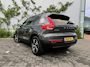 Volvo XC40 2.0 B4 Plus Dark | Trekhaak | Harman Kardon Audio | Achteruitrijcamera | Parkeersensoren | Keyless Entry | Elektrische Achterklep | Elektrisch Verstelbare Voorstoelen | Stoelverwarming | Google Navigatie | Apple Carplay | Android Auto | Lichtmetalen Velgen 18 inch