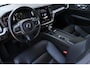 Volvo V60 T5 Momentum | Achteropkomend verkeer waarschuwing | Autonomous Emergency Braking | Bots herkenning en activatie | Cruise control | Rijstrooksensor met correctie | Uitwijk assistent | Navigatiesysteem full map + hard disk