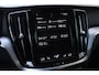 Volvo V60 T5 Momentum | Achteropkomend verkeer waarschuwing | Autonomous Emergency Braking | Bots herkenning en activatie | Cruise control | Rijstrooksensor met correctie | Uitwijk assistent | Navigatiesysteem full map + hard disk