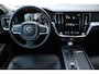 Volvo V60 T5 Momentum | Achteropkomend verkeer waarschuwing | Autonomous Emergency Braking | Bots herkenning en activatie | Cruise control | Rijstrooksensor met correctie | Uitwijk assistent | Navigatiesysteem full map + hard disk