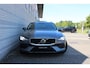 Volvo V60 T5 Momentum | Achteropkomend verkeer waarschuwing | Autonomous Emergency Braking | Bots herkenning en activatie | Cruise control | Rijstrooksensor met correctie | Uitwijk assistent | Navigatiesysteem full map + hard disk