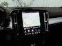 Volvo XC40 2.0 B4 Plus Dark | Trekhaak | Harman Kardon Audio | Achteruitrijcamera | Parkeersensoren | Keyless Entry | Elektrische Achterklep | Elektrisch Verstelbare Voorstoelen | Stoelverwarming | Google Navigatie | Apple Carplay | Android Auto | Lichtmetalen Velgen 18 inch