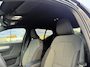 Volvo XC40 2.0 B4 Plus Dark | Trekhaak | Harman Kardon Audio | Achteruitrijcamera | Parkeersensoren | Keyless Entry | Elektrische Achterklep | Elektrisch Verstelbare Voorstoelen | Stoelverwarming | Google Navigatie | Apple Carplay | Android Auto | Lichtmetalen Velgen 18 inch