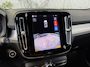 Volvo XC40 2.0 B4 Plus Dark | Trekhaak | Harman Kardon Audio | Achteruitrijcamera | Parkeersensoren | Keyless Entry | Elektrische Achterklep | Elektrisch Verstelbare Voorstoelen | Stoelverwarming | Google Navigatie | Apple Carplay | Android Auto | Lichtmetalen Velgen 18 inch