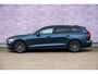 Volvo V60 2.0 T8 Plug-in Hybrid AWD Plus Dark | PHEV Long Range | Trekhaak | Sportstoelen | Panoramadak | Harman Kardon Audio | Head-up Display | 360 Graden Camera | Stoelverwarming voor en achter | Keyless Entry | Elektrische Achterklep | Elektrisch Verstelbare Voorstoelen | Cruise Control Adaptief | BLIS | Google Navigatie | Apple Carplay | Android Auto