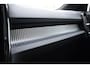 Volvo XC40 T2 129PK Automaat R-Design / Navigatie / Parkeersensoren / Adaptieve Cruise control / R-Design leder-Nubuck bekl. / Dodehoeksensor / Extra getint glas / All season banden