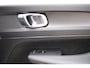 Volvo XC40 T2 129PK Automaat R-Design / Navigatie / Parkeersensoren / Adaptieve Cruise control / R-Design leder-Nubuck bekl. / Dodehoeksensor / Extra getint glas / All season banden