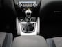 Nissan Qashqai 1.2 Premier Edition | Achteruitrijcamera | Parkeersensoren | Panoramadak | Stoelverwarming |
