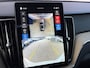 Volvo XC60 2.0 T6 Plug-in hybrid AWD Ultra Dark | SOH:100% | Trekhaak | Luchtvering | Head-up display | Keyless entry/start | Schuif/Kantel Panoramadak | Stoel/stuurverwarming | Power Seats | Memory | Extra getint glas | 360° Camera |