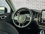 Volvo XC60 2.0 T6 Plug-in hybrid AWD Ultra Dark | SOH:100% | Trekhaak | Luchtvering | Head-up display | Keyless entry/start | Schuif/Kantel Panoramadak | Stoel/stuurverwarming | Power Seats | Memory | Extra getint glas | 360° Camera |