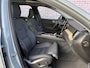 Volvo XC60 2.0 T6 Plug-in hybrid AWD Ultra Dark | SOH:100% | Trekhaak | Luchtvering | Head-up display | Keyless entry/start | Schuif/Kantel Panoramadak | Stoel/stuurverwarming | Power Seats | Memory | Extra getint glas | 360° Camera |