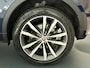 Jaguar E-Pace 1.5 P300e AWD R-Dynamic SE | Panoramadak | 20 inch Diamond Turned | Driver Assist Pack