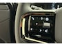 Land Rover Range Rover Evoque P270e SE Dynamic Edition | Panoramadak | Black Pack | 20 inch Gloss Black | Cold Climate Pack
