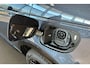 Land Rover Discovery Sport P270e Landmark Edition | Panoramadak | Black Pack | 20 inch Gloss Black | Cold Climate Pack