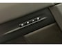 Land Rover Range Rover Evoque P270e SE Dynamic Edition | Panoramadak | Black Pack | 20 inch Gloss Black | Cold Climate Pack