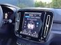 Volvo XC40 Single Motor Core 69 kWh RWD | Warmtepomp | RWD! | Stoel & stuurverwarming | Trekhaak | Crystal White | Camera |