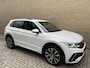 Volkswagen Tiguan 1.4 TSI eHybrid R-Line Business+ | Trekhaak Elektrisch Wegklapbaar | Adaptieve cruise | Dodehoek detectie | Camera | Virtueel cockpit | Stoel&stuurverwarming | IQ-LIGHT | DAB | Apple CarPlay / Android Auto | Navigatie | Volledig onderhouden