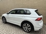 Volkswagen Tiguan 1.4 TSI eHybrid R-Line Business+ | Trekhaak Elektrisch Wegklapbaar | Adaptieve cruise | Dodehoek detectie | Camera | Virtueel cockpit | Stoel&stuurverwarming | IQ-LIGHT | DAB | Apple CarPlay / Android Auto | Navigatie | Volledig onderhouden