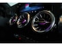 Mercedes-Benz GLB 200 Business Solution AMG ''OP AFSPRAAK'' | Cruise Control | Schuifdak | Stoelverwarming | Trekhaak | Memory | Matrix | Sfeerverlichting | Keyless | Navi