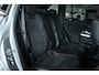 Mercedes-Benz GLB 200 Business Solution AMG ''OP AFSPRAAK'' | Cruise Control | Schuifdak | Stoelverwarming | Trekhaak | Memory | Matrix | Sfeerverlichting | Keyless | Navi