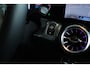 Mercedes-Benz GLB 200 Business Solution AMG ''OP AFSPRAAK'' | Cruise Control | Schuifdak | Stoelverwarming | Trekhaak | Memory | Matrix | Sfeerverlichting | Keyless | Navi