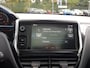 Peugeot 2008 ALLURE1.2 PureTech 110pk Navigatie | Cruise & Climate control | Parkeersensoren achter | Panoramadak | Bluetooth | LM-velgen | ISO-fix |