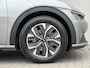 Kia EV6 Edition 77.4 kWh / SOH 100% / Fabrieksgarantie tot 16-04-2032 / 1.600 kg trekgewicht / Android Auto & Apple Carplay / Navigatie / Cruise Control Adaptief / Climate Control / DAB / Draadloze Telefoonlader / Camera / Parkeerassistent / 19" Lichtmetalen Wielen / Keyless entry & start /