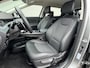 Kia EV6 Edition 77.4 kWh / SOH 100% / Fabrieksgarantie tot 16-04-2032 / 1.600 kg trekgewicht / Android Auto & Apple Carplay / Navigatie / Cruise Control Adaptief / Climate Control / DAB / Draadloze Telefoonlader / Camera / Parkeerassistent / 19" Lichtmetalen Wielen / Keyless entry & start /
