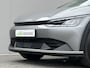 Kia EV6 Edition 77.4 kWh / SOH 100% / Fabrieksgarantie tot 16-04-2032 / 1.600 kg trekgewicht / Android Auto & Apple Carplay / Navigatie / Cruise Control Adaptief / Climate Control / DAB / Draadloze Telefoonlader / Camera / Parkeerassistent / 19" Lichtmetalen Wielen / Keyless entry & start /