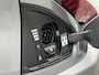 Kia EV6 Edition 77.4 kWh / SOH 100% / Fabrieksgarantie tot 16-04-2032 / 1.600 kg trekgewicht / Android Auto & Apple Carplay / Navigatie / Cruise Control Adaptief / Climate Control / DAB / Draadloze Telefoonlader / Camera / Parkeerassistent / 19" Lichtmetalen Wielen / Keyless entry & start /